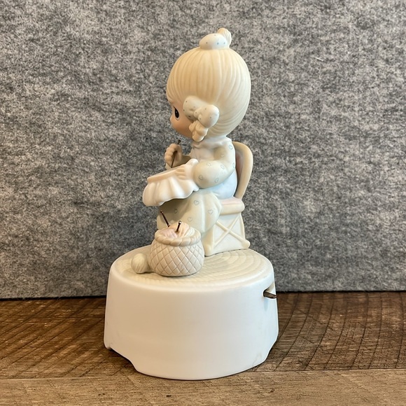 Precious Moments Johnathan and David “Mother Sew Dear” music box. - Picture 2 of 5